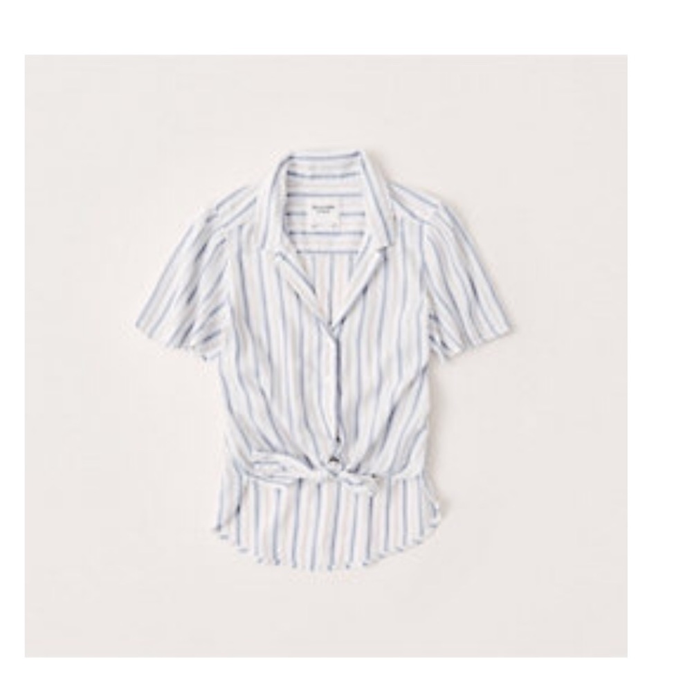 Abercrombie & Fitch flutter button up